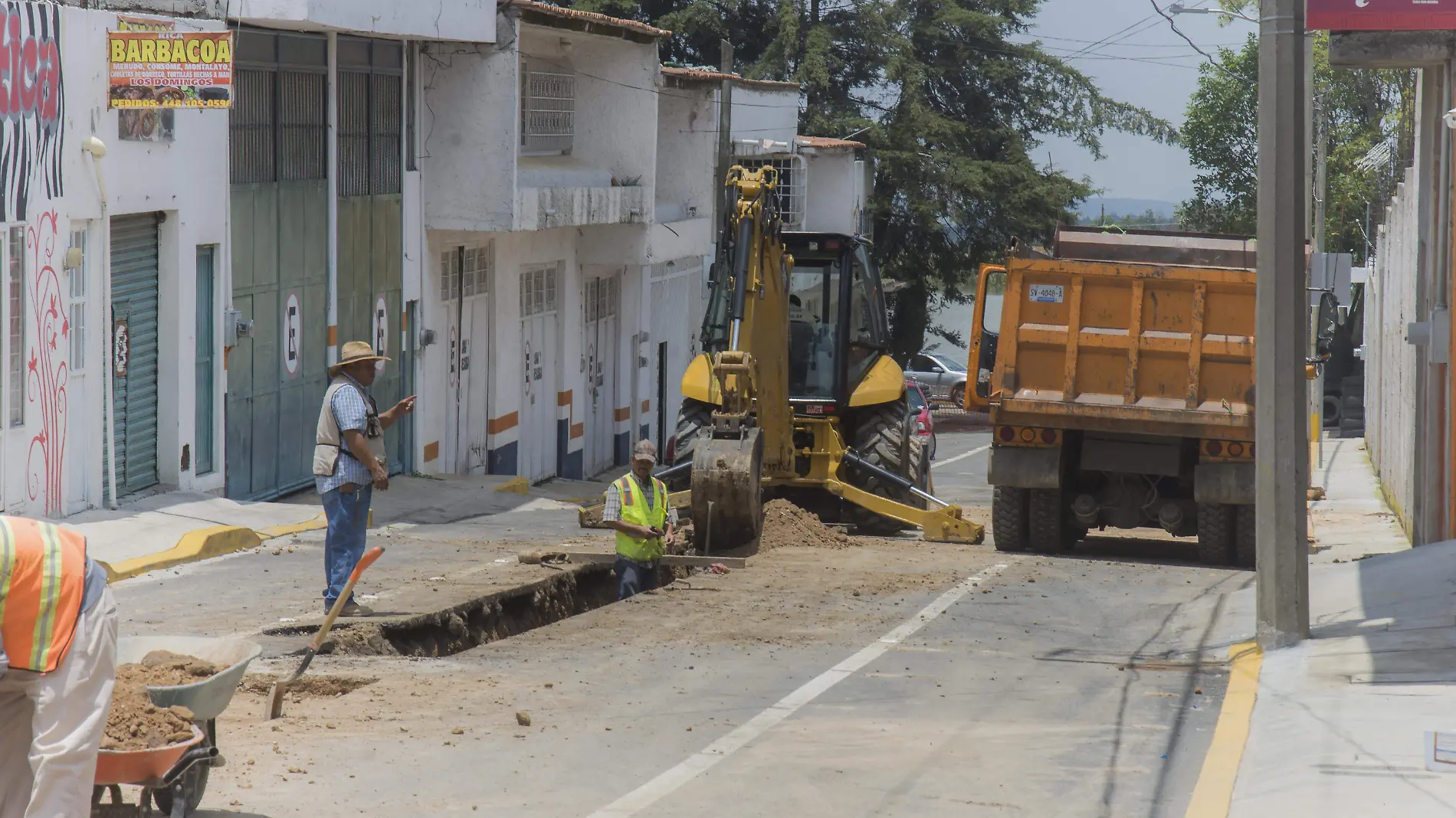 Detonarán los comercios de diversos giros aledaños al mercado.  Foto César Ortiz.